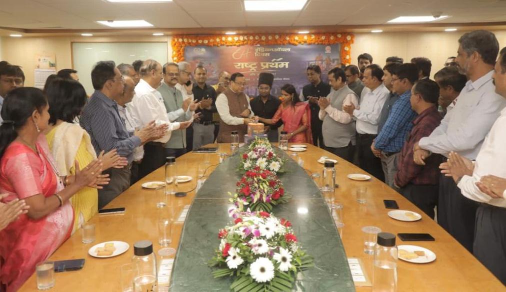 ioclmp's tweet photo. Madhya Pradesh team led by ED&amp; SH, celebrated 64th IndianOil Day by thanking customers for their unflinching support and past and present employees for their efforts and dedication to serve the organisation. https://t.co/Vgr1pOpcwi