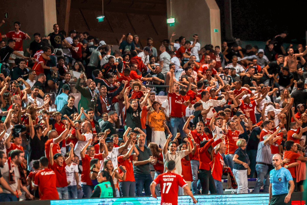 C_Monteiro10's tweet photo. FOTO DE CAMPEÕES 🦅🏆 https://t.co/rICirfecs2