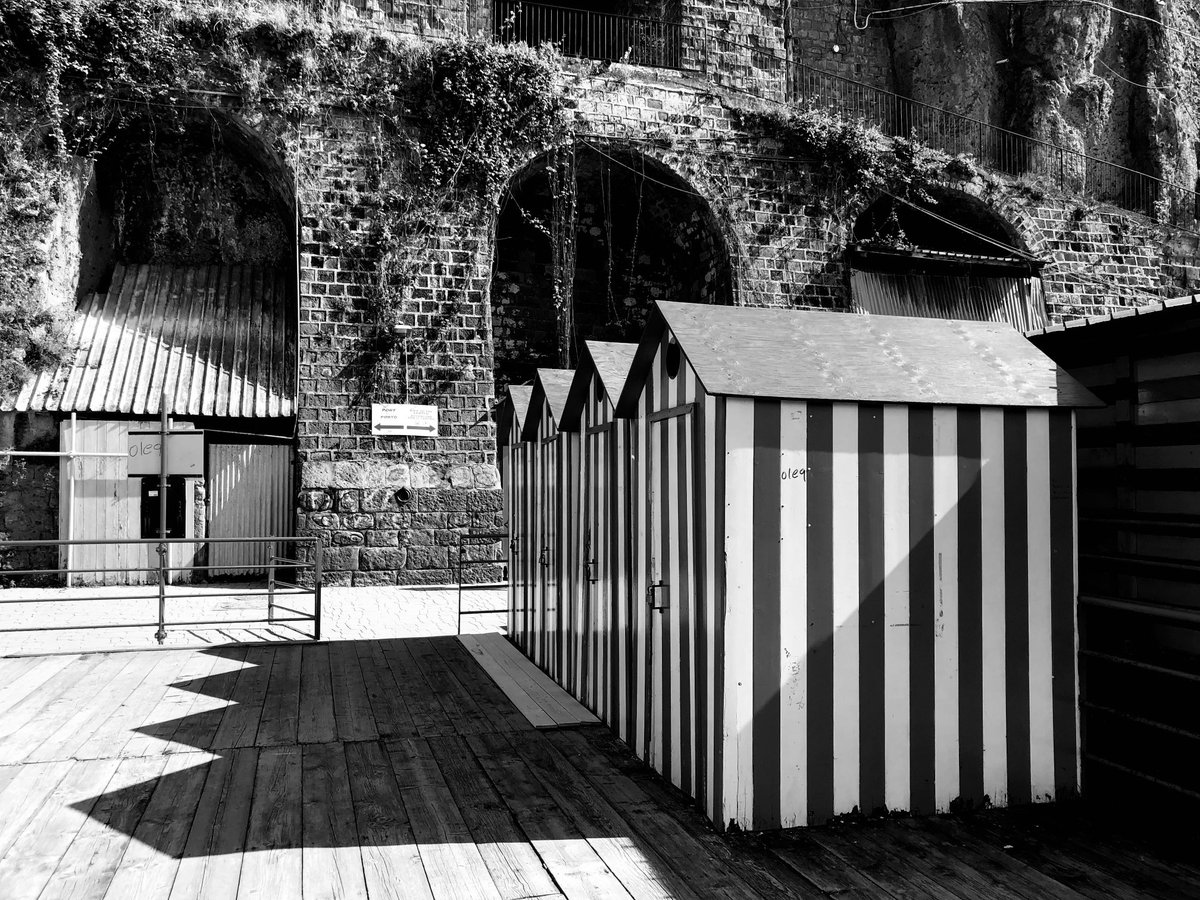 Shadows and stripes ⚫️|||||

#Saturdaystripes #italy #beachhuts #stripesonsaturday #ThePhotoHour #blackandwhitephotography