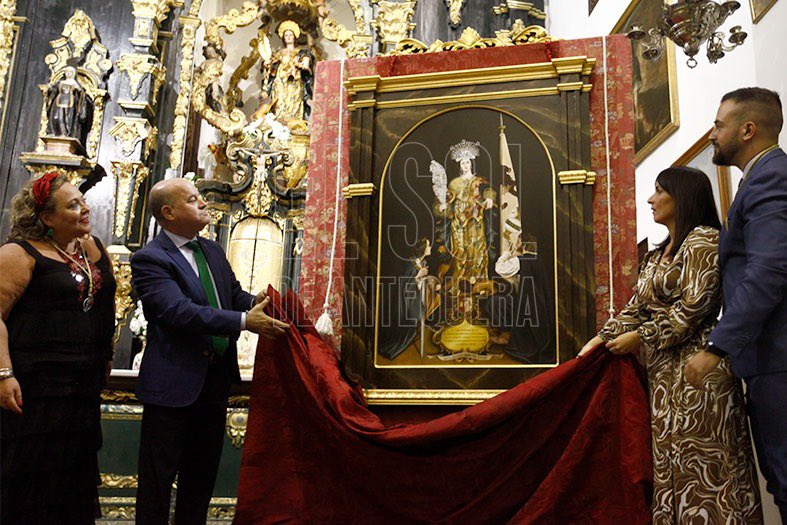 ajguerrero_sol's tweet photo. ❤️Anoche asistí a un acto que fusionó el arte nuevo de genios como Eva, el cántico con voz y corazón pregonera de Pablo y la sorpresa ya nuestra de Rocío.
#Antequera
#Antequera
#Antequera
Santa Eufemia siempre Por Su Amor. https://t.co/ggbqgB4Ckl