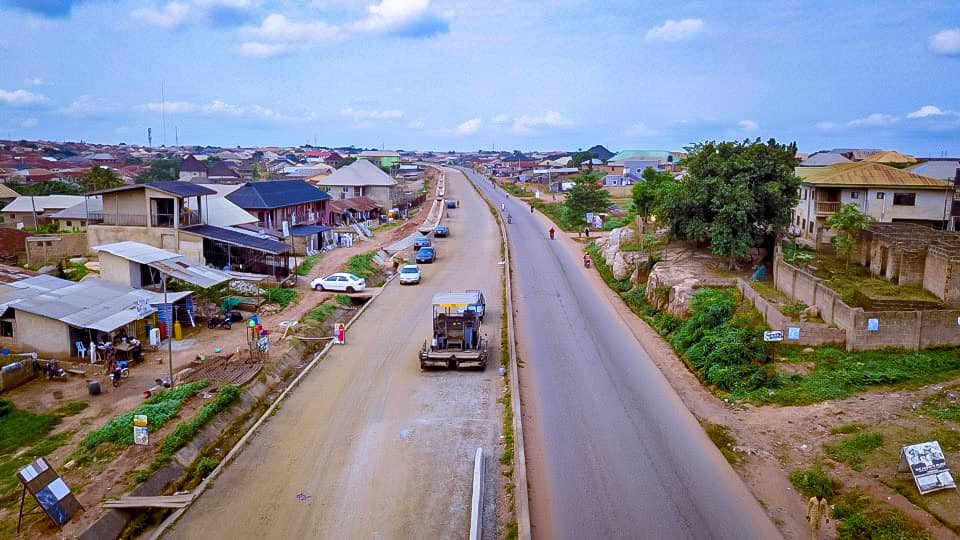 AAdeleke_01's tweet photo. OSOGBO CIRCULAR ROAD PROJECT.

A little over 9 months ago, when I took the oath of office as the Executive Governor of Osun State, I made a commitment to complete all ongoing and abandoned projects left by my predecessors. https://t.co/HjCbocJ0RX