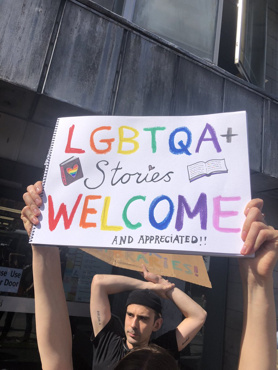 kevidoyle's tweet photo. Great show of support for #library workers and the library service here in Cork. The #farright sent packing AGAIN! Good riddance. #NoPasaran
#Notohate #Corkwelcomesall
#libraryservice
#LGBTQ+ https://t.co/d0IBJJDmUP