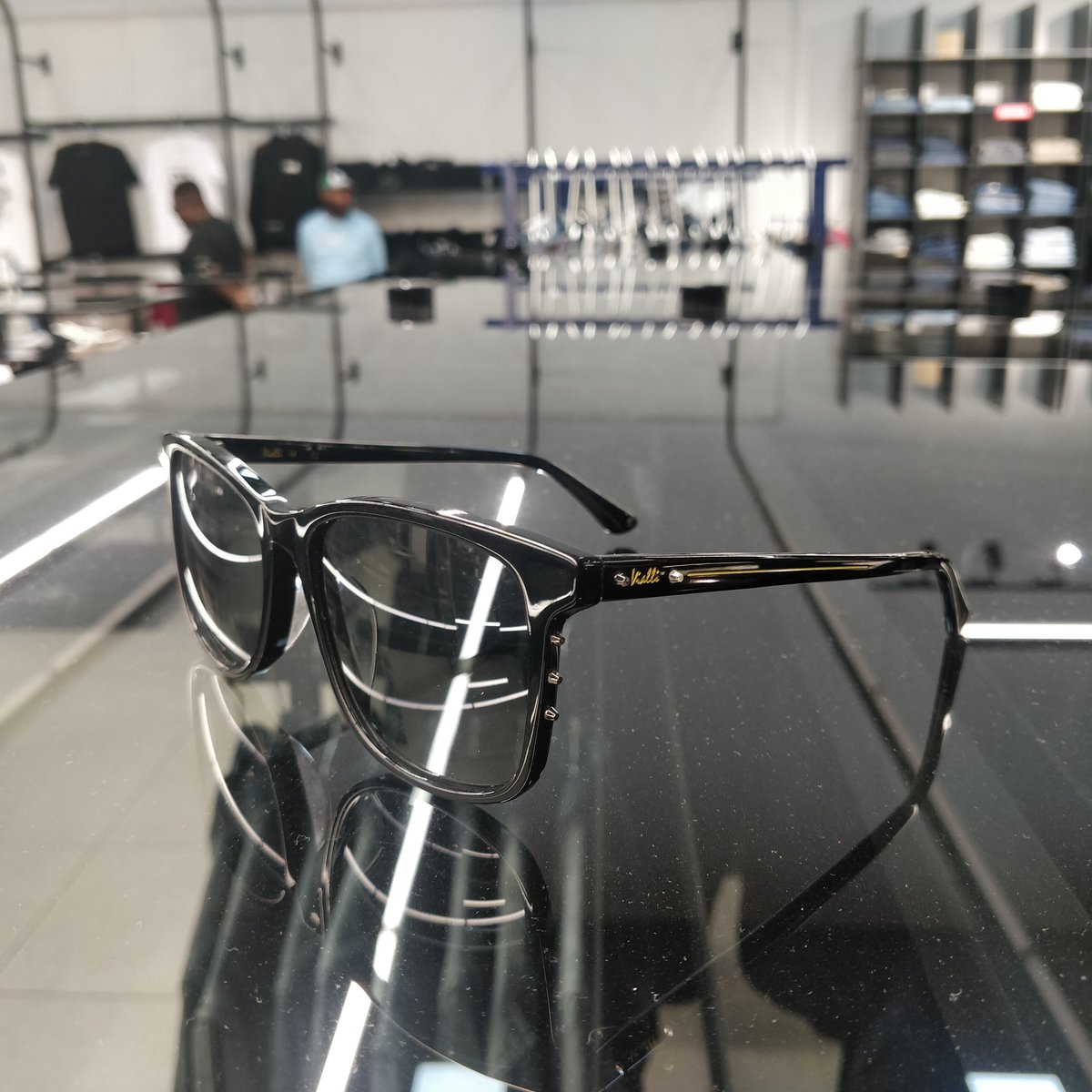 VialliJeans's tweet photo. @VialliJeans  #eyewear collection
▪️▪️▪️ 𝙑ision
Shop online >> https://t.co/XcAsLgwbV4 https://t.co/Uc6AmOF5w8