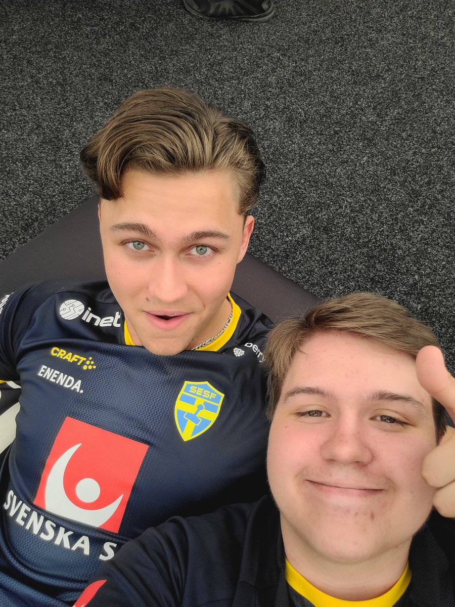 bobeksde tweet media