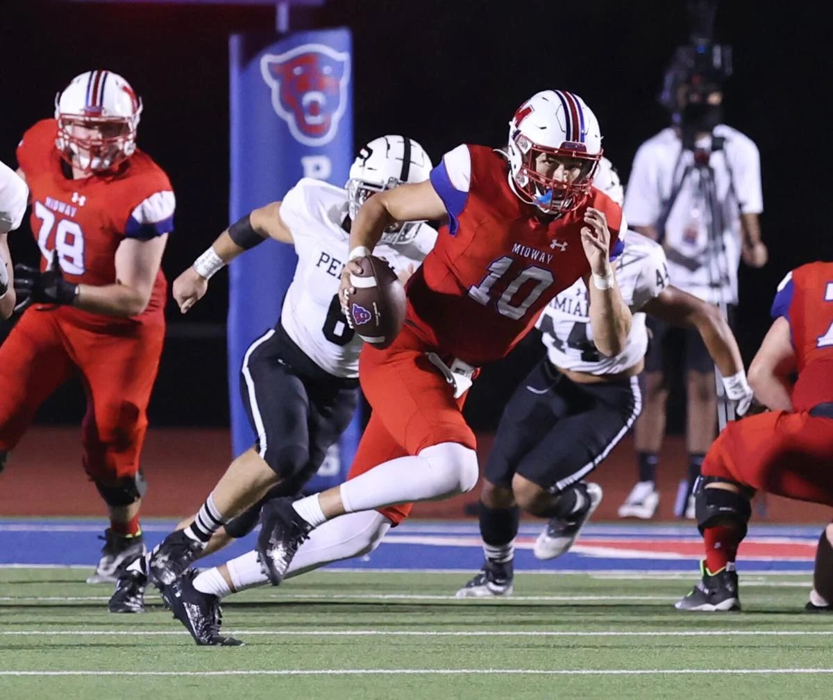 Last night was senior night for <a href="/ty_brown11/">Ty.brown11</a> and cannot use words to describe the emotions. Loved watching you when you were little and that hasn’t changed!