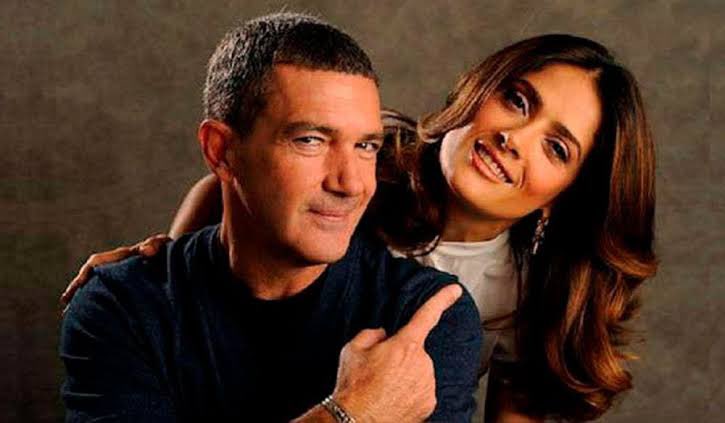 Querida amiga, ¡te deseo un muy feliz cumpleaños!!!

#happybirthday #salmahayek 🎉🥂