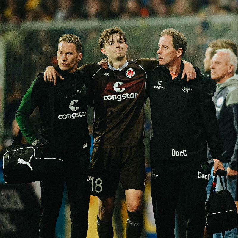 fcstpauli's tweet photo. Scott #Banks hat sich im Spiel gegen Eintracht Braunschweig am Freitag (1.9.) einen Riss des vorderen Kreuzbandes im rechten Knie zugezogen.

Gute Besserung, Scott! Wir wünschen Dir eine möglichst schnelle Genesung. 🤎🤍

#fcsp