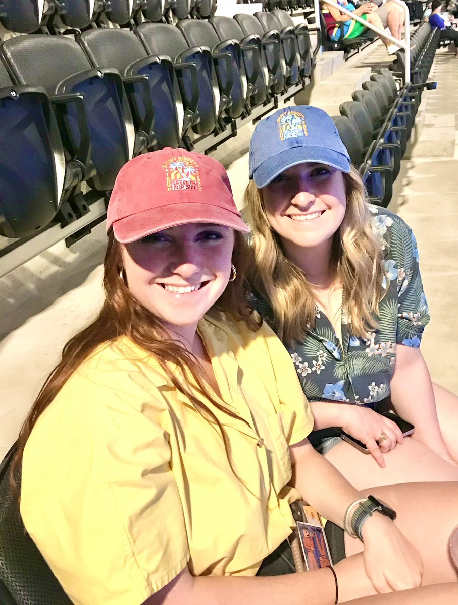kavabee's tweet photo. Heartbroken about Jimmy Buffett. I’m so glad my girls got to see him! He puts on a great show! He will be missed! https://t.co/CY8kNjinHZ