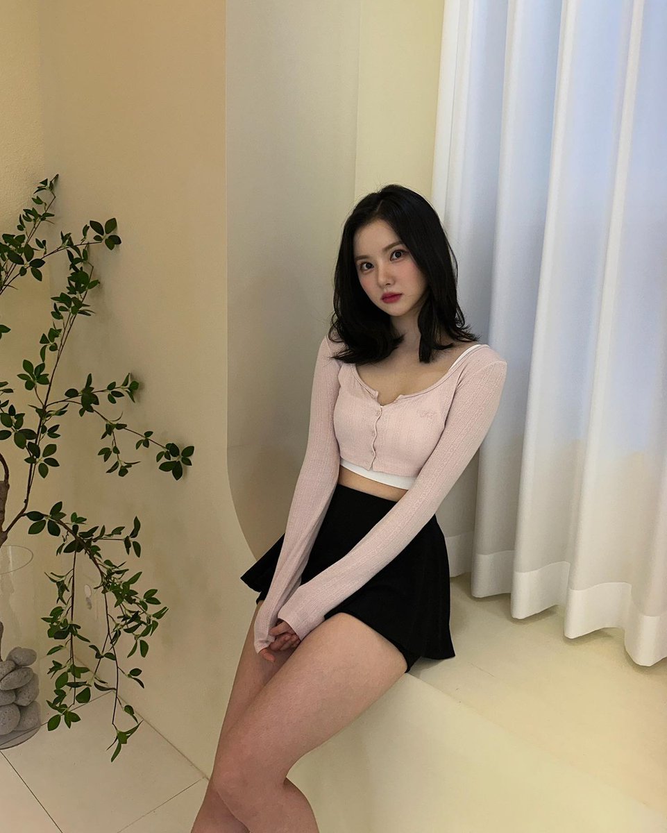 GFS_backup's tweet photo. [PIC] 230902 - Eunha (rlo.ldl) post

🐰Revealing my forehead ✨

#GFRIEND #VIVIZ #EUNHA @VIVIZ_official https://t.co/n5PcCIBCGy