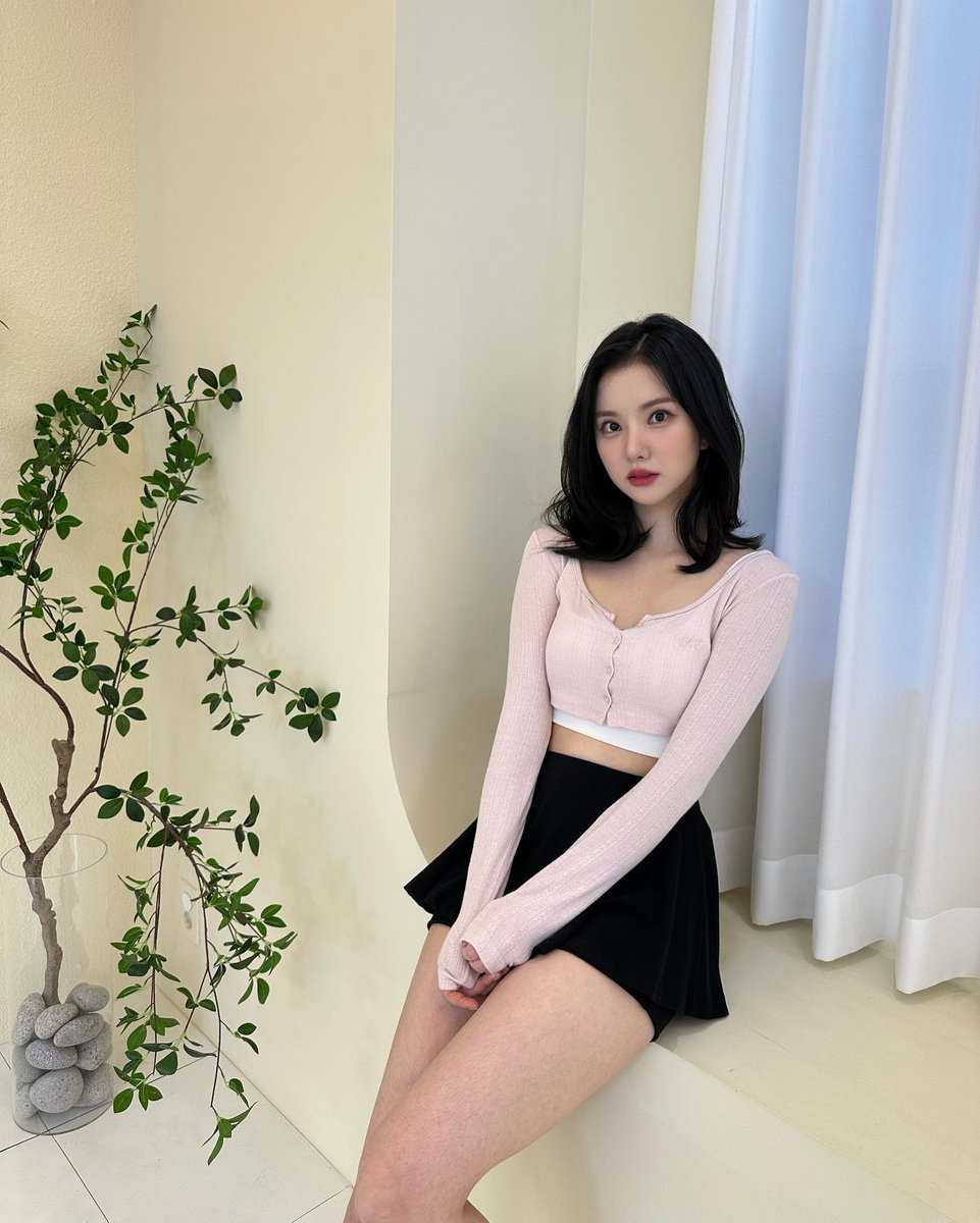 GFS_backup's tweet photo. [PIC] 230902 - Eunha (rlo.ldl) post

🐰Revealing my forehead ✨

#GFRIEND #VIVIZ #EUNHA @VIVIZ_official https://t.co/n5PcCIBCGy