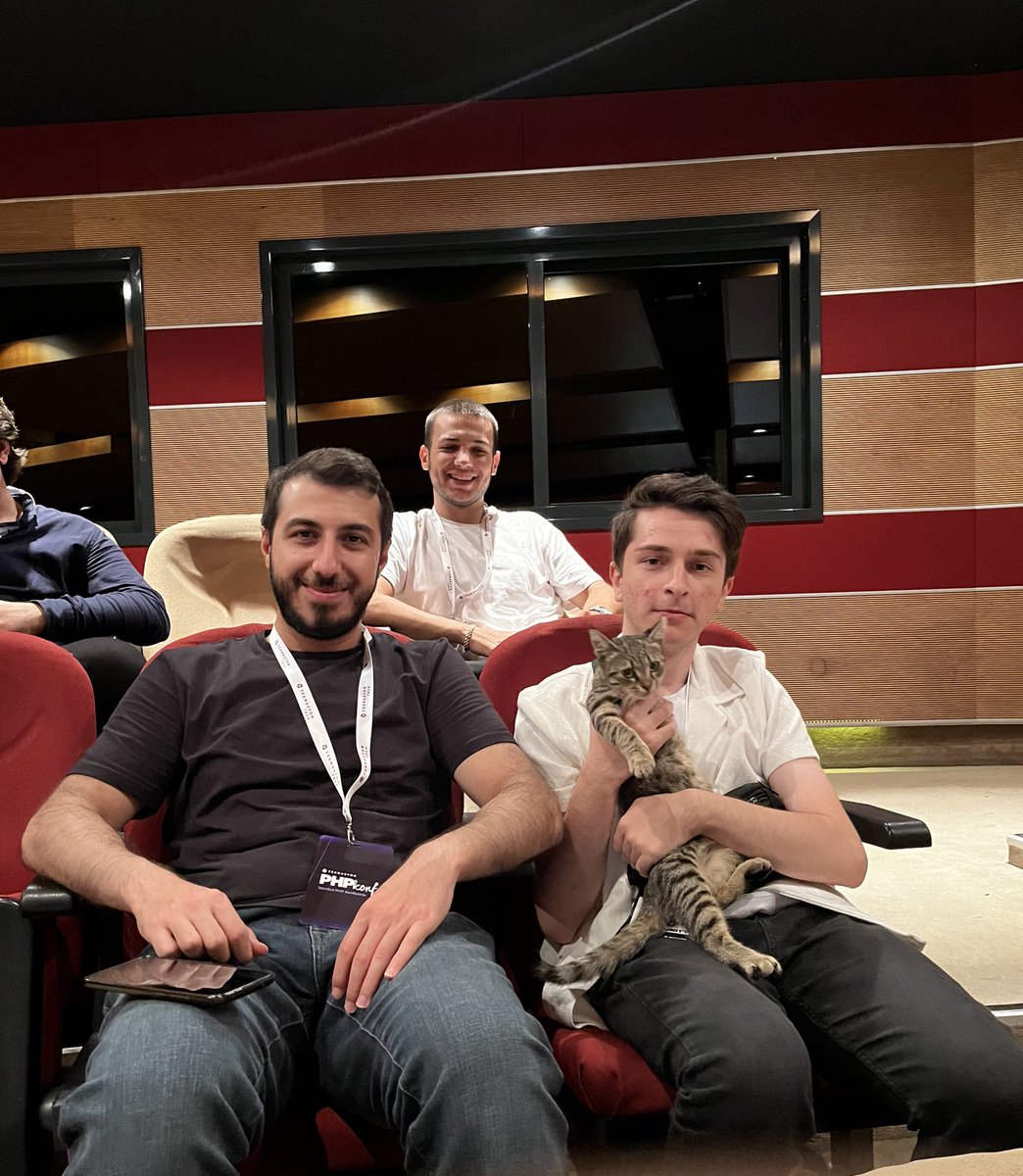 Konferansa gelmiş, her kitleden katılım var 🐱 #PHPKonf