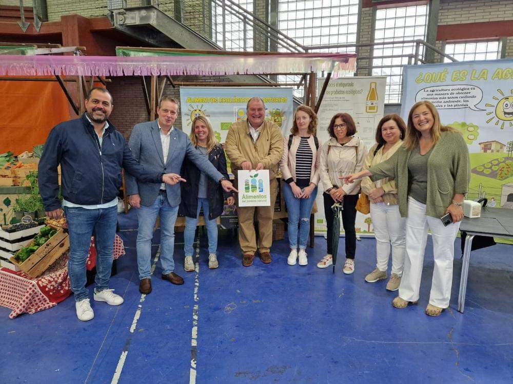 Marcelotineo's tweet photo. 🥬🍅Medio Rural incrementa un 50% las ayudas a la promoción de los productos ecológicos, hasta alcanzar 42.072 euros.
🥔🌽 El consejero, @Marcelotineo, ha dado a conocer hoy estos datos en la inauguración de #Eco21
@GobAsturias
#MedioRuralYPolíticaAgraria #COPAE https://t.co/SJ288efftN