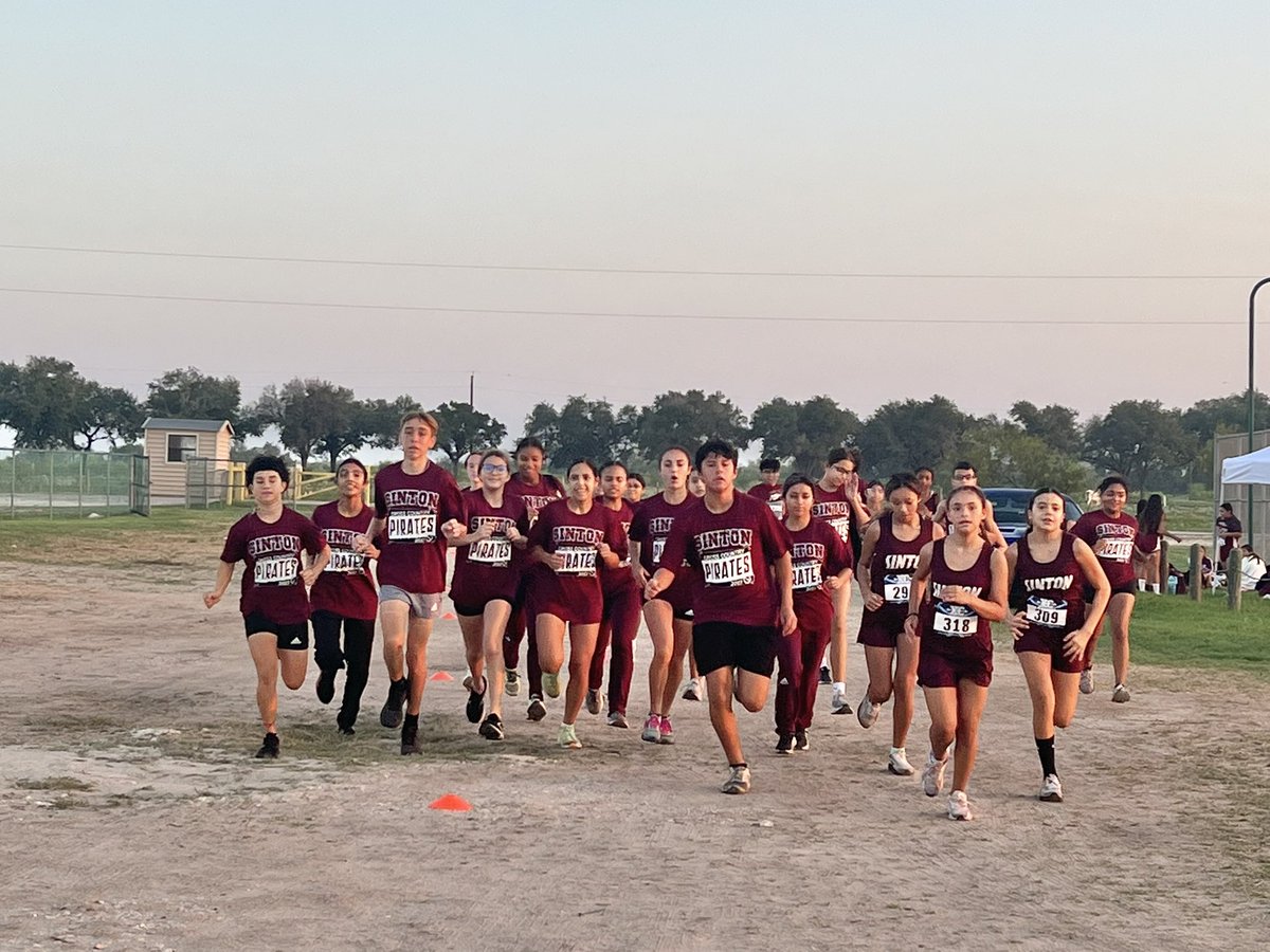 sinton_track's tweet photo. 🏴‍☠️ IT’S RACE DAY 🏴‍☠️
Skidmore Invitational https://t.co/0cOCDUsXlT