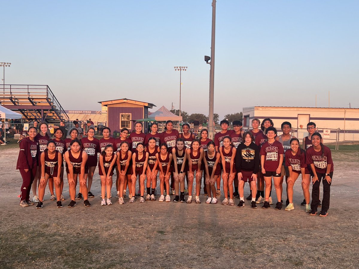 sinton_track's tweet photo. 🏴‍☠️ IT’S RACE DAY 🏴‍☠️
Skidmore Invitational https://t.co/0cOCDUsXlT