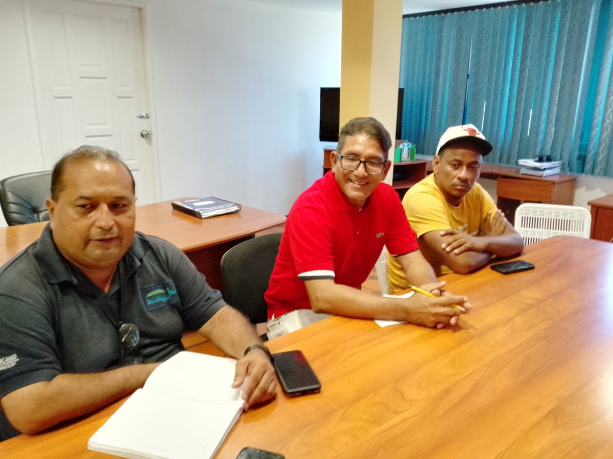 #VenezuelaEnPlan30 
Cafecito Laboral Militante
Con trabajadores de La Secretaria de la Vivienda del Estado Anzoátegui ( Sevigea)
<a href="/VicePSUVObrera/">Vicepresidencia Clase Obrera PSUV</a> 
<a href="/torrealbaf/">Francisco Torrealba</a> 
<a href="/Johamolina_jp/">Johana Molina</a> 
<a href="/FilibertoPSUV/">Filiberto Martinez</a> 
<a href="/psuvanz_ve/">🔴 PSUV ANZOÁTEGUI 🔴</a> 
Con Nicolás Hasta la victoria siempre!!!!
Venceremos!!