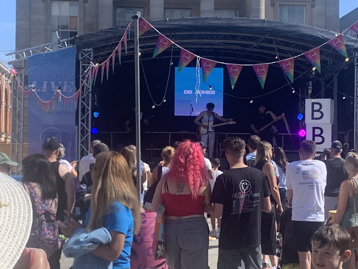 the beat (@beatonthebeeb) on Twitter photo And weβre off with <a href="/dbjonesband/">π«π© π±πΆπ΅π¬πΊ</a> A powerful alluring sound. Slick!
Come on down #lincolnlive And weβre off with <a href="/dbjonesband/">π«π© π±πΆπ΅π¬πΊ</a> A powerful alluring sound. Slick!
Come on down #lincolnlive