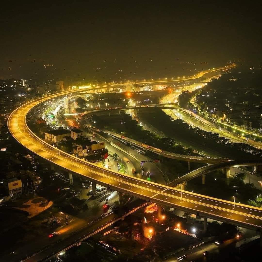 LailufarYasmin's tweet image. So proud of my country!
#Bangladesh #LatestUpdate #Elavated #Expressway 
#DreamsComeTrue