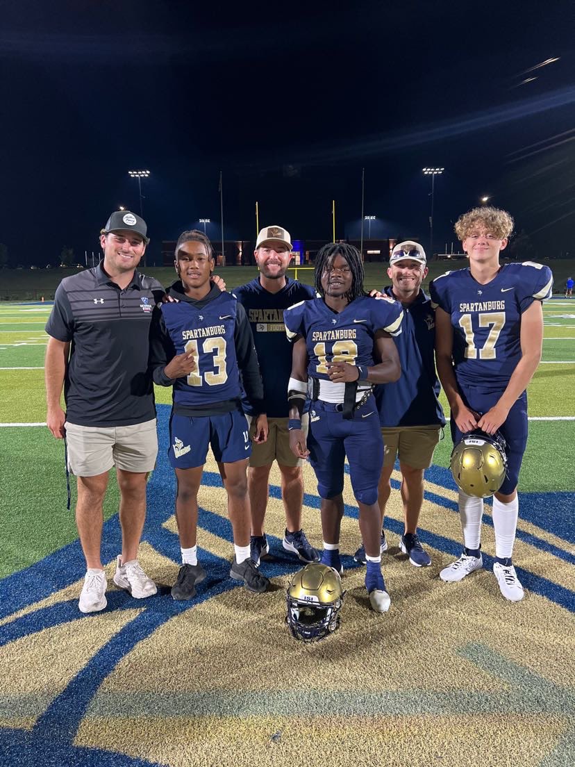 CoachRamseyMVP's tweet image. So thankful for this profession and the relationships it allows you to have. Some of my current and former players under the lights together after a Vikings win. Blessed is an understatement. Missing @RaheimJ1 as he travels to Michigan for his 1st game. 💪
#QBU #FamilyForever