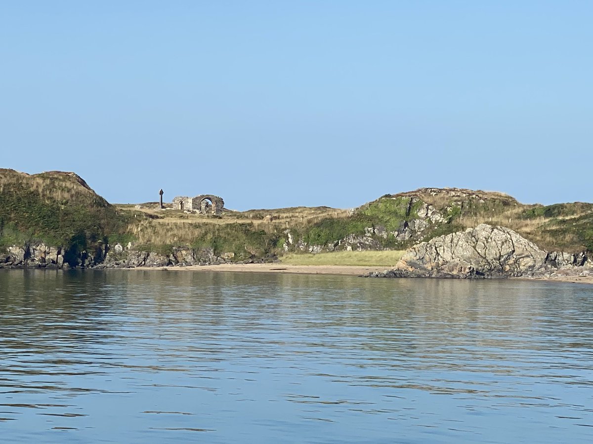 MenaiCruises's tweet photo. With lovely weather forecasted join us for this popular 2 hour cruise Sunday 3 Sept 10.30am to #LlanddwynIsland. Spectacular views of #Anglesey #CaernarfonCastle #BelanFort #Snowdonia mountain range &amp; more... ☀️tickets will sell fast, book now ⛴ https://t.co/6Vph143XpM https://t.co/2YjZk88UDr