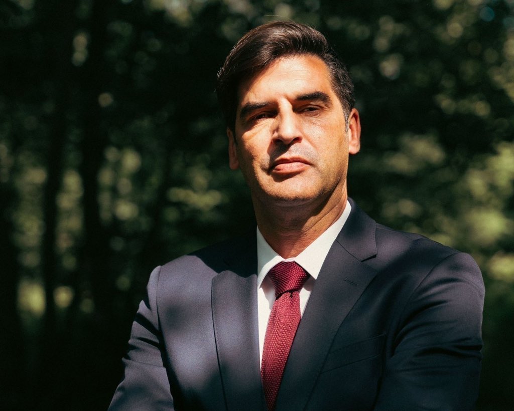 SuiveurLillois's tweet photo. Tous derrière Paulo Fonseca. https://t.co/sNNSwlt1qE