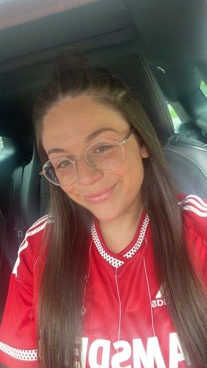 brittmcgeee's tweet photo. UTB Besties x https://t.co/ZoCKY7ieA3