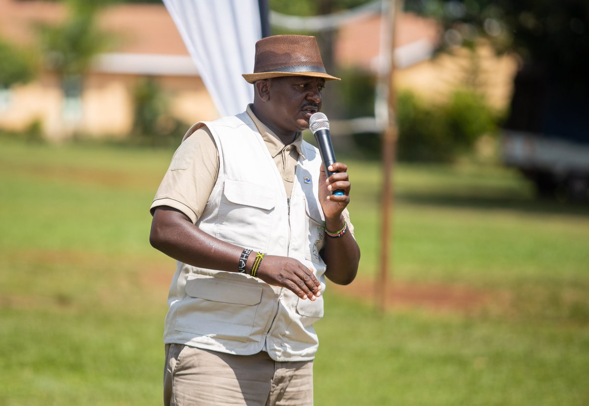 OldMutualUganda's tweet photo. Dr. Jim Justus Nyamu, the Patron of all national parks in Kenya, expressed his joy at being in the country. 🇰🇪 He's here to promote #WalkForElephants and conservation efforts in Uganda.🐘
“Lead by example in ecosystem restoration, starting with Mabira Forest. 🌲 Let's realize results together” said Dr. Nyamu as he urged the Politicians on, he further promoted "Ubuntuness" by encouraging the sharing of resources. “Together, we can call on our neighbors when in need.”
#GreeningSchools #TutambuleFfena