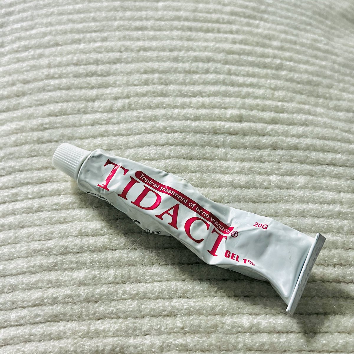 secretlyfura's tweet photo. My first acne treatment duluuuu yang berhasil selesaikan my acne &amp; bumps issue. Thank you Tidact sayang 🥹🫶🏻 https://t.co/PrM5nGA9sF