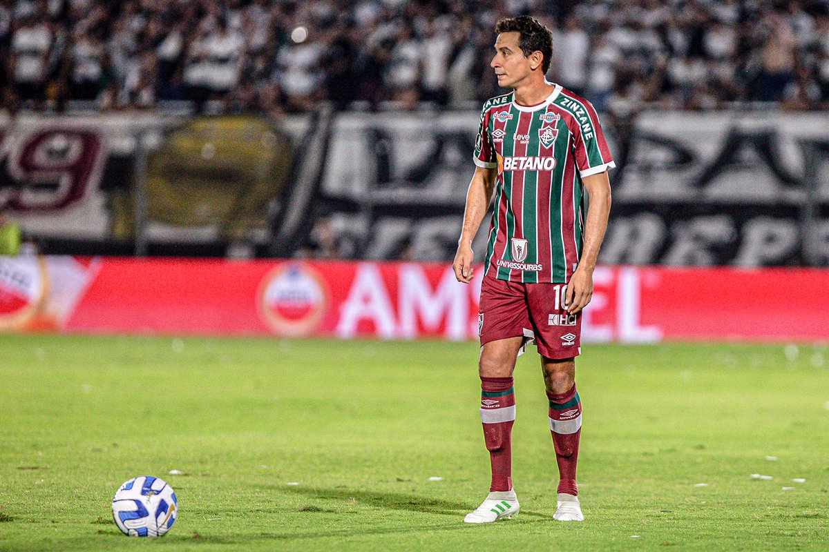 OMaestroGanso's tweet photo. Seguimos para a #semifinais!
#vitoria Fluminense! 🇭🇺 https://t.co/VoKg8t5Ir2