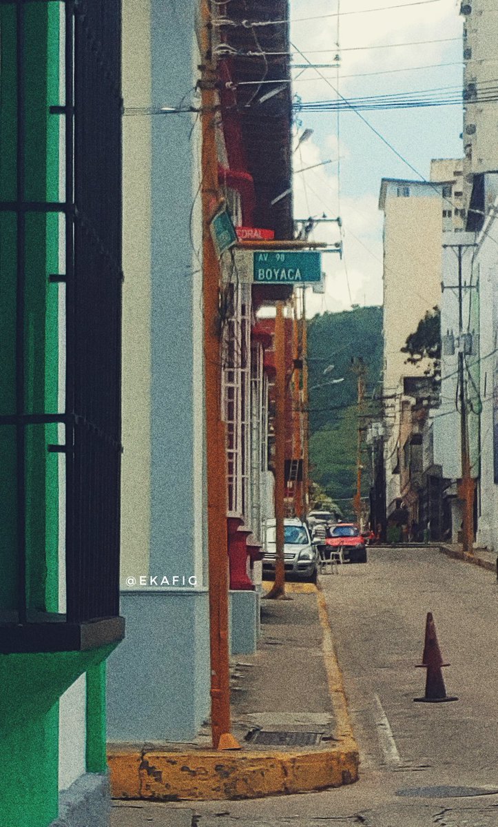 Desde 1839 Valencia mantiene los nombres de estas calles: "calle de Boyaca" y "calle de la Libertad" eso se evidencia en el mapa de Codazzi.