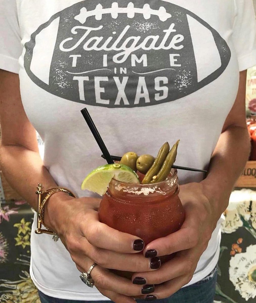 It’s GAME DAY folks! 🎉 🏈 It’s the season for Tailgates, Bloody Mary Mornings, Good Food, &amp; Good Times. We are here for it all! #TexasBBQ with a side of #CollegeGameDay Good luck out there #Football fans!