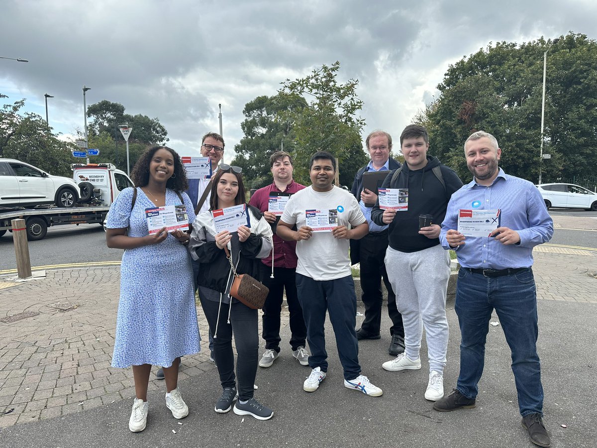 Had a great campaigning session today in Mayesbrook. People are tired of Labour and their incompetence in #BarkingAndDagenham and ready for a change!