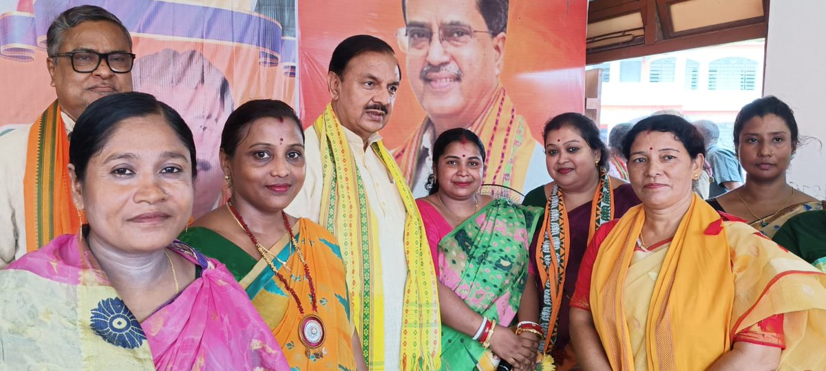 dr_maheshsharma's tweet photo. त्रिपुरा के बॉक्सनगर विधानसभा उपचुनाव में पार्टी प्रत्याशी श्री तफ़्ज़ुल हुसैन जी के समर्थन में महिला मोर्चा द्वारा आयोजित विशाल जनसभा में सम्मिलित हुआ। https://t.co/MBgr2x9lo6
