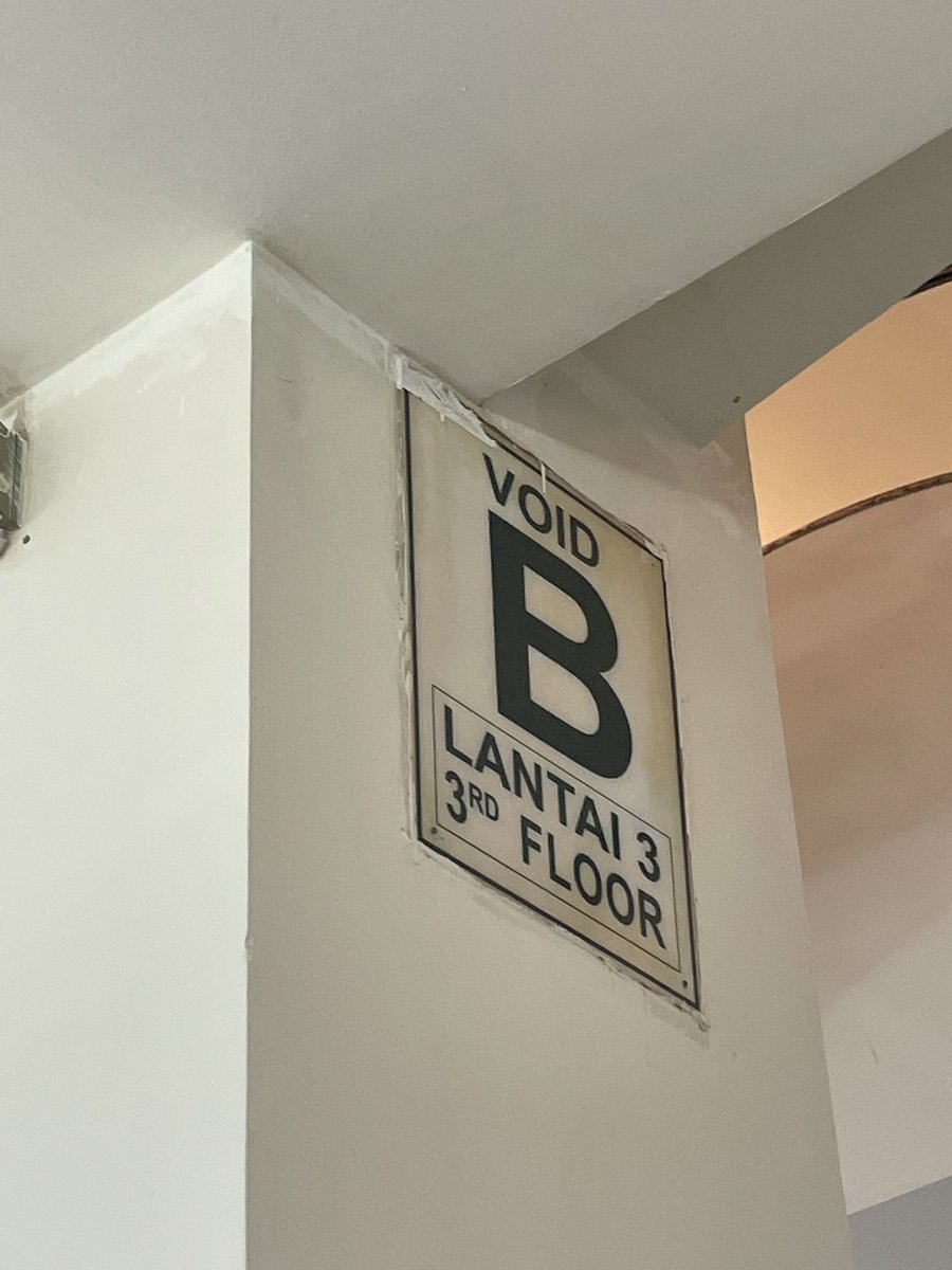 Update: ini di Void B bukan Void D

Update 2: w balik lagi karena IC audio kena (emang dari sebelum matot), sebenernya bisa ditunggu 2 jam tapi karena w dateng lagi kemaleman jadinya kelar besok

Update 3:
Ngkonya tau kalo tweet ini RAME dan hari ini udah banyak yang dateng