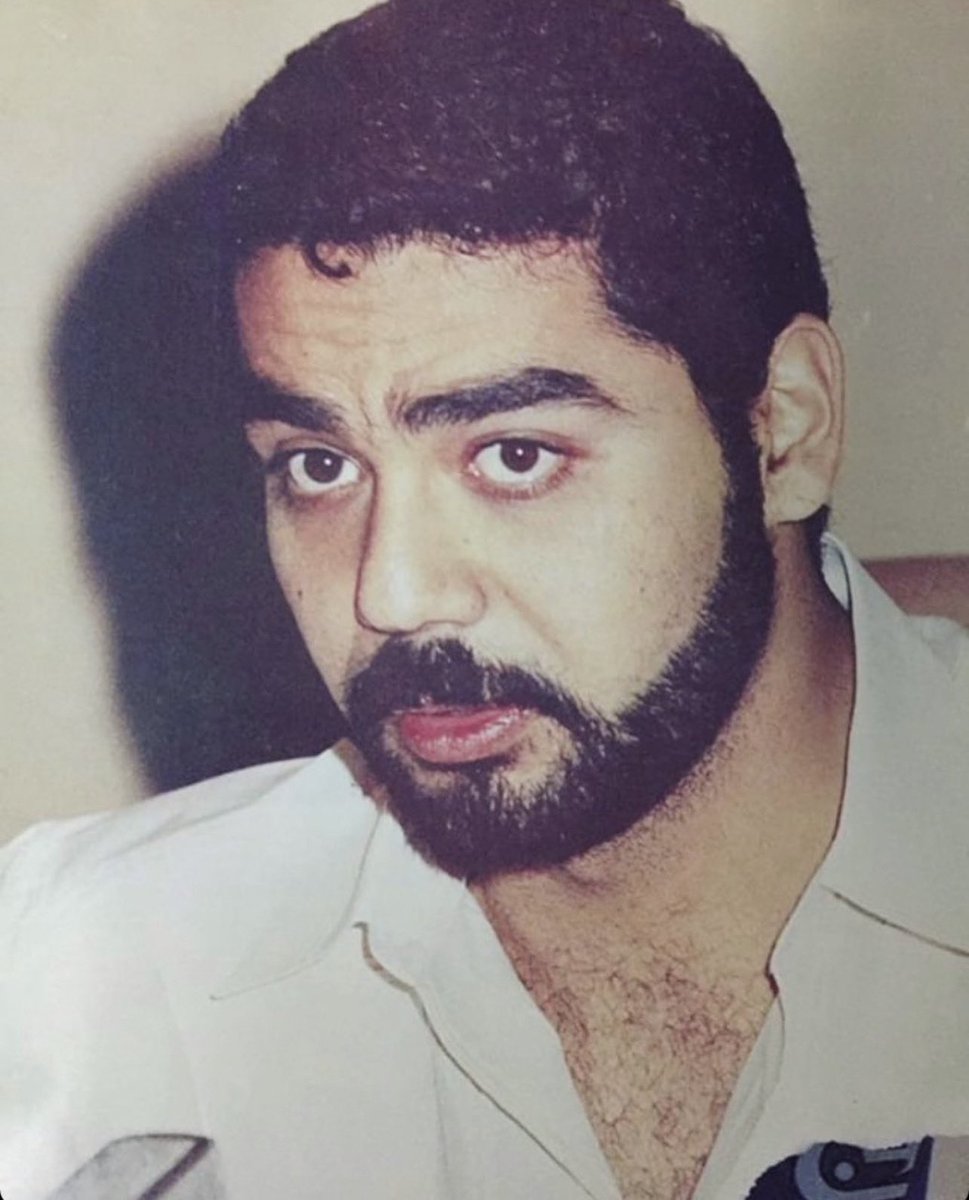 وَكيفَ الحَديثُ عَن الحُبّ 
وأنتَ الحَديثُ وَأنتَ الحُبّ .