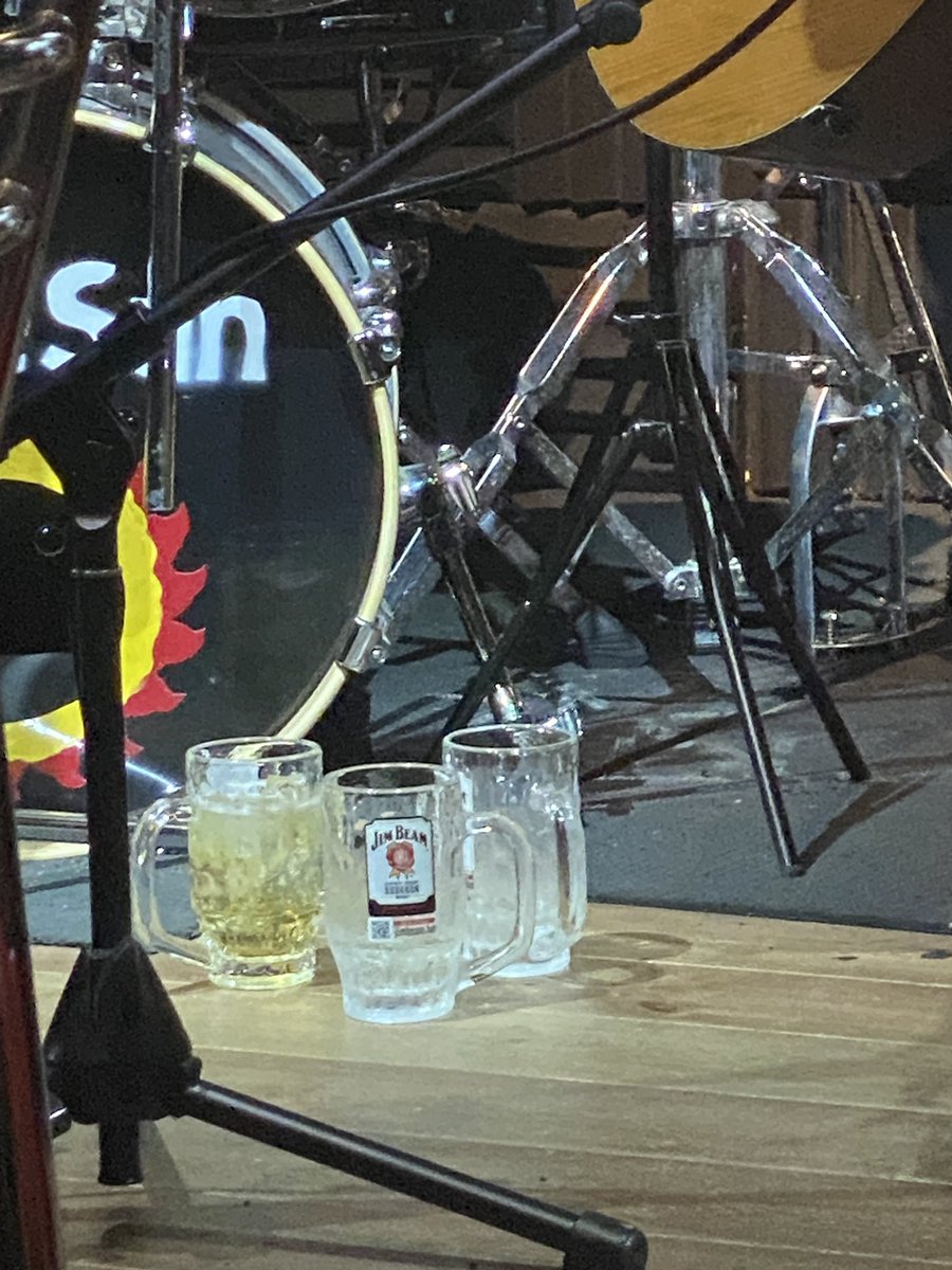 182otc's tweet photo. 昨夜は
いかんともしがたい夜に
ああ
賑やかで長い夜でしたな
#木村ライダー
#小籠包ユウジ
#cafesun https://t.co/jpzvBbxBkh