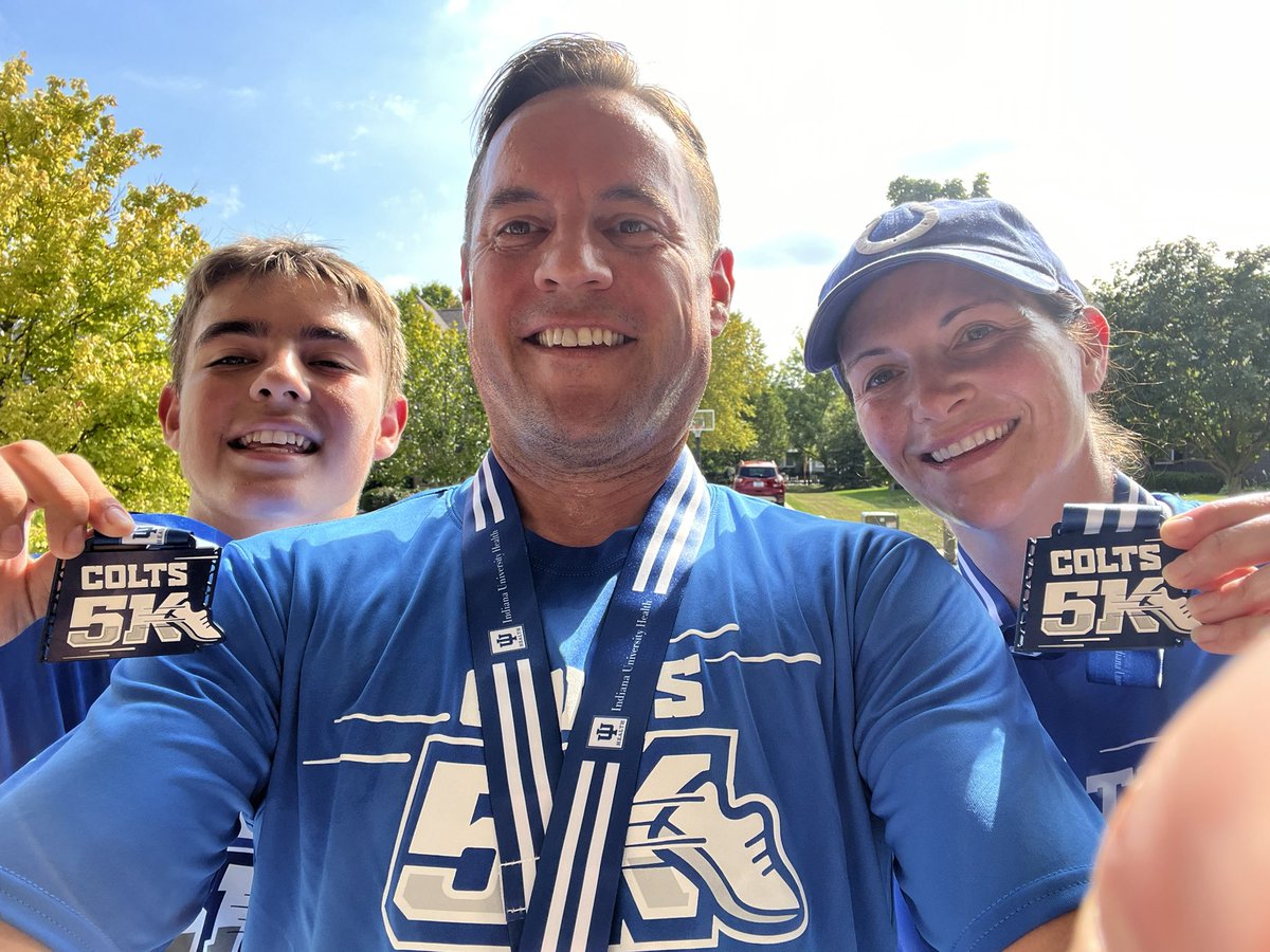 mikeonda's tweet photo. Thank you @JimIrsay for letting us run the Colts 5K a little late. Next year we finish on the 50 yard line! https://t.co/vBEI6RJQ6q