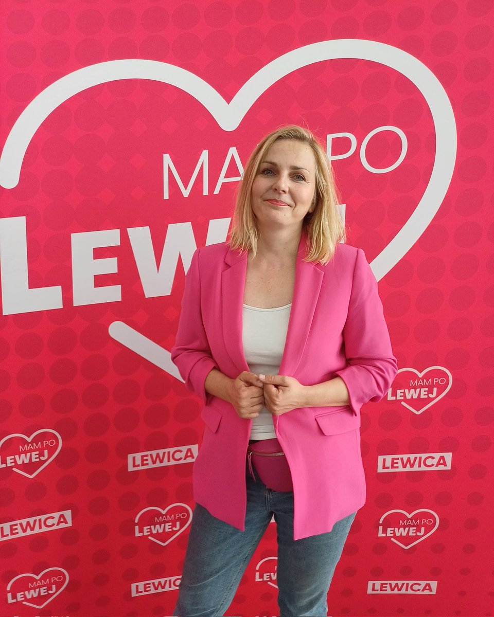 BozenaPrzyluska's tweet photo. #SerceMamPoLewej, to wiadomo nie od dziś! Jeszcze tylko 43 dni tej strasznej władzy i wreszcie nad Polską zaświeci słonko! 
🇵🇱🇪🇺♀️🏳️‍🌈🌍✌️#Lewica #ŚwieckiePaństwo #StrajkKobiet #SamePlusy #LGBTtoLudzie #PrawaCzłowieka #ŚwieckaSzkoła #ŚwieckiePaństwoTeraz https://t.co/gr1AlJAE9J
