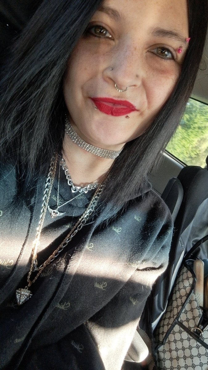 bethanieb45's tweet photo. Everyone out to get me I swear #beautiful #hurt #heartbroken #lost #lonely #notrust #alone #betrayed #different #misunderstood #music #moments #dreams #stars #wishes #holdingon #forget #eyes #lips #fakesmiles #abused #beyou #sensitive #sweet #caring #special #fyp #idol #lilpeep https://t.co/qcUfStlGxw