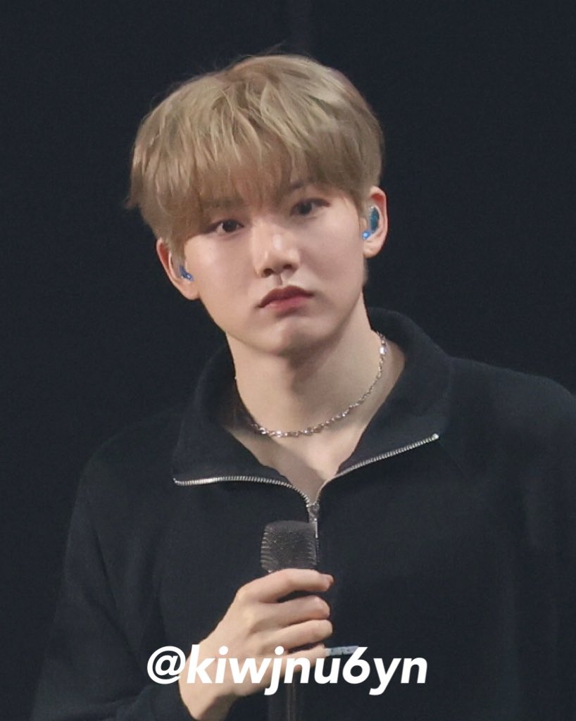 kyuhoer's tweet photo. beautiful                                adorable https://t.co/tADoUjcRgL