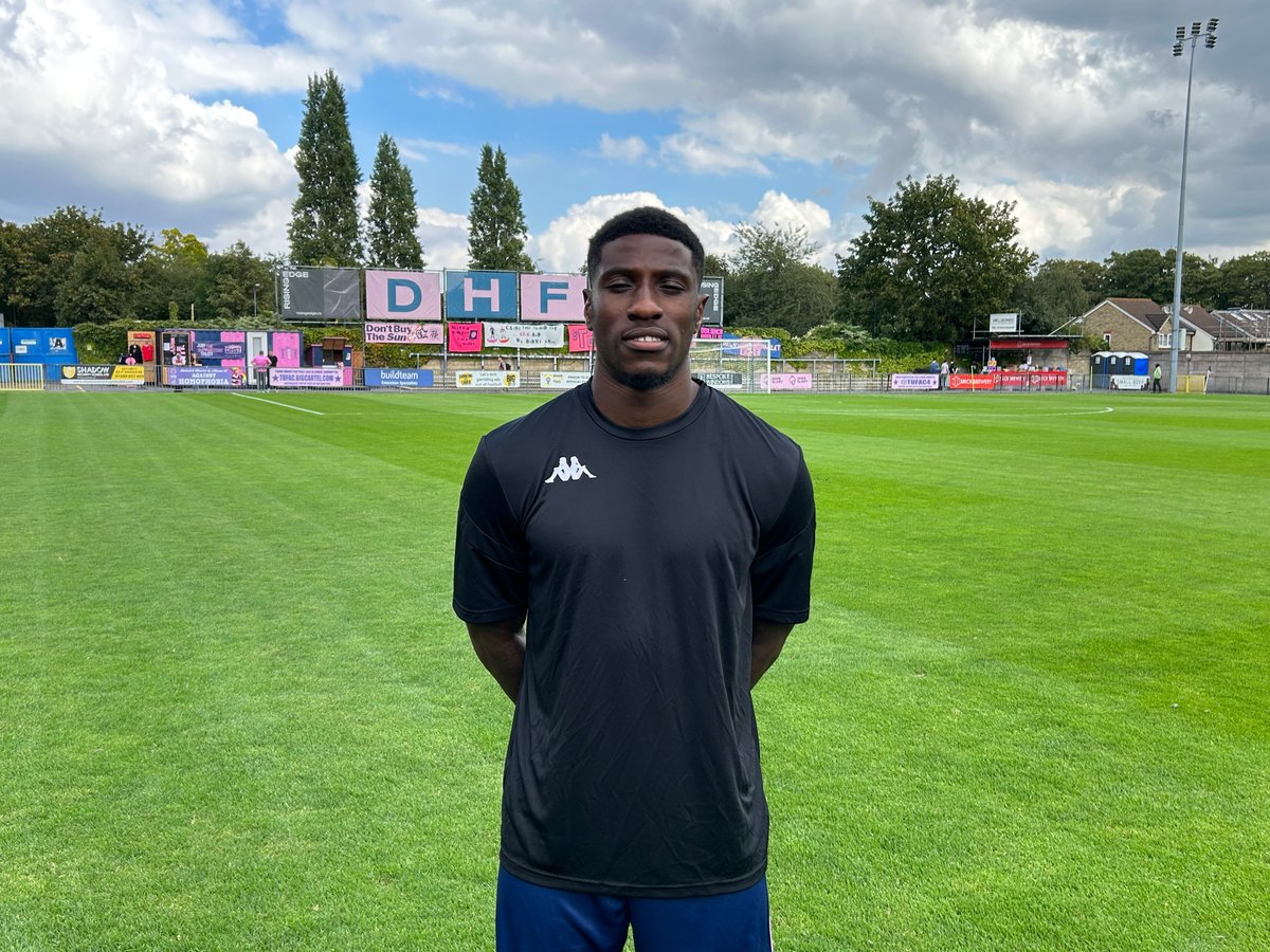 🖊️WELCOME MARVEL🖊️ We wish a warm welcome to defender Marvel Ekpiteta! The 28-year-old has considerable non-league experience with the likes of Chelmsford, Dover, Ebbsfleet and most recently Billericay, where he has played the last two seasons! Welcome @Marvz_E! #DHFC 💖💙