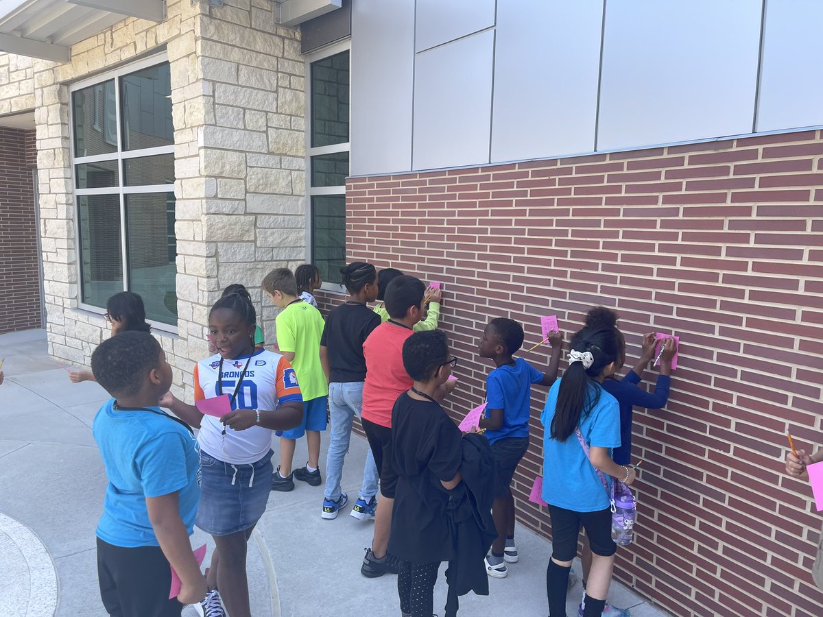 AnahSteagall's tweet image. We had a great day of team building!! @FoxPEKISD @FoxKISD  @KleinISD #likeafox 🦊💜