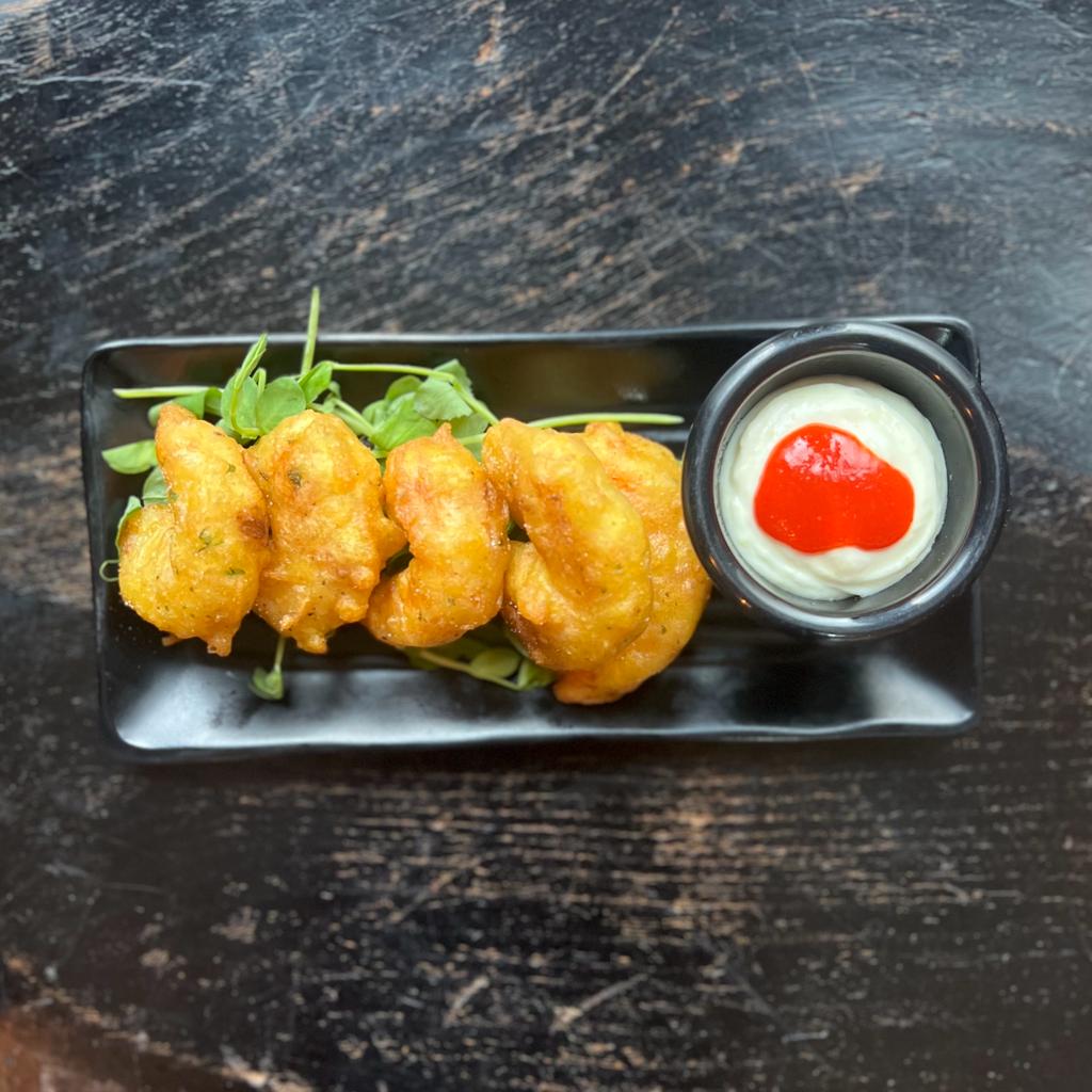 THshoreham's tweet photo. Specials, specials, specials! All homemade, using the finest locally sourced ingredients. Tempura Prawns, Pork Escalope &amp; a Classic Salmon Fillet with Hollandaise. #taphouseshoreham #shorehambysea #shorehamlife #sussexfoodanddrink #chefrorynewman #lancingnetwork #shorehamwordfest https://t.co/BNY4t6Xcyb