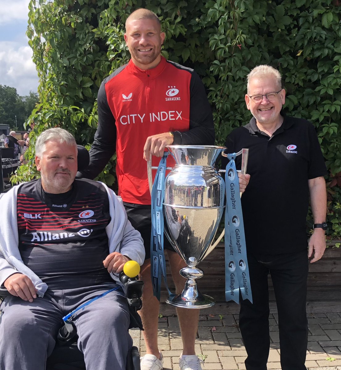 BernRobMidd's tweet photo. Pre season open day @Saracens cheers Nick👍👍 https://t.co/tjEcsBN4x6