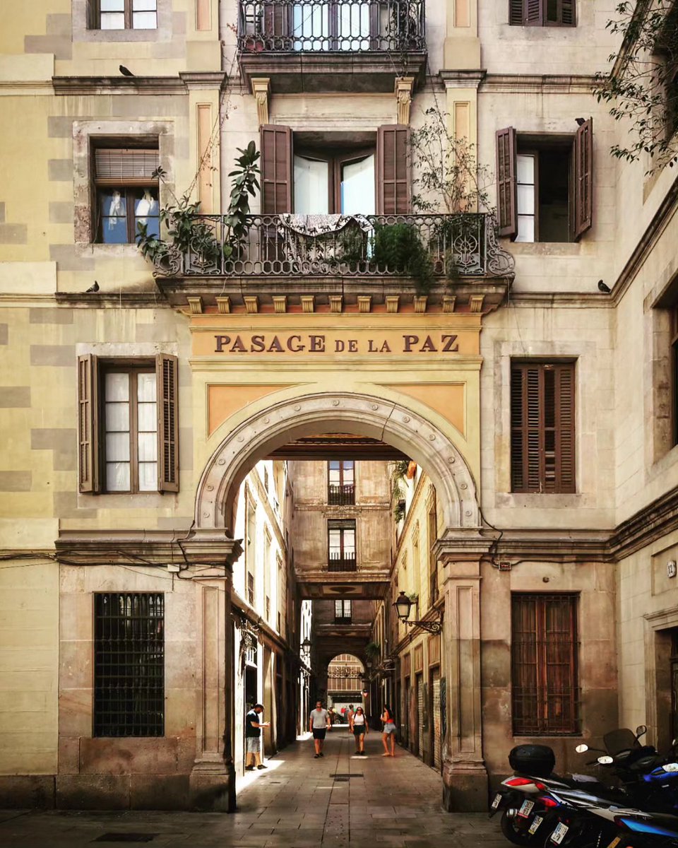 Matt_Pucci's tweet photo. Wandering and pondering in the streets of Barcelona... https://t.co/XfI7V2HohL