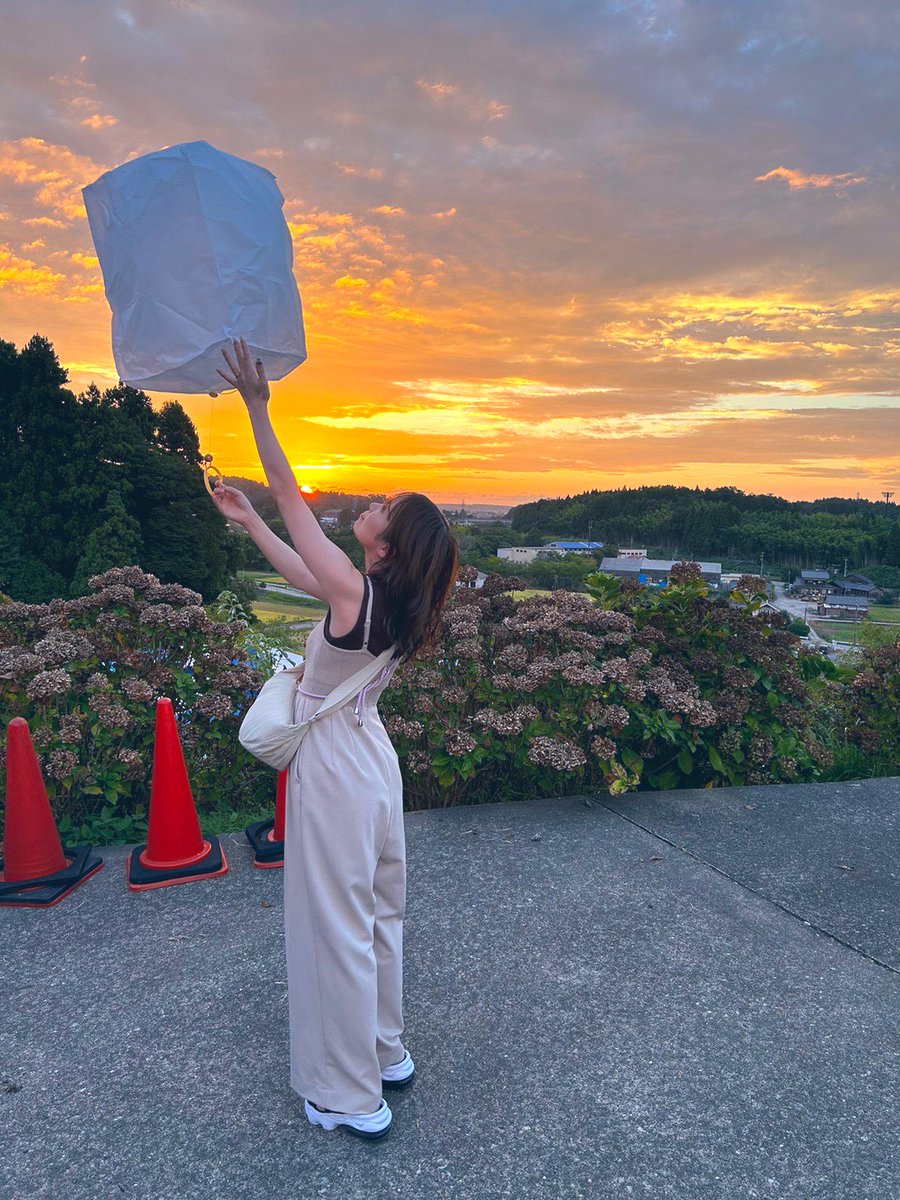 7KillerQueen9's tweet photo. アカリートに行ってきました🕯
ラプンツェルの世界☀💜
キレイすぎて感動した🥹🤍 
(語彙力😂) https://t.co/0AHYsTMZy7