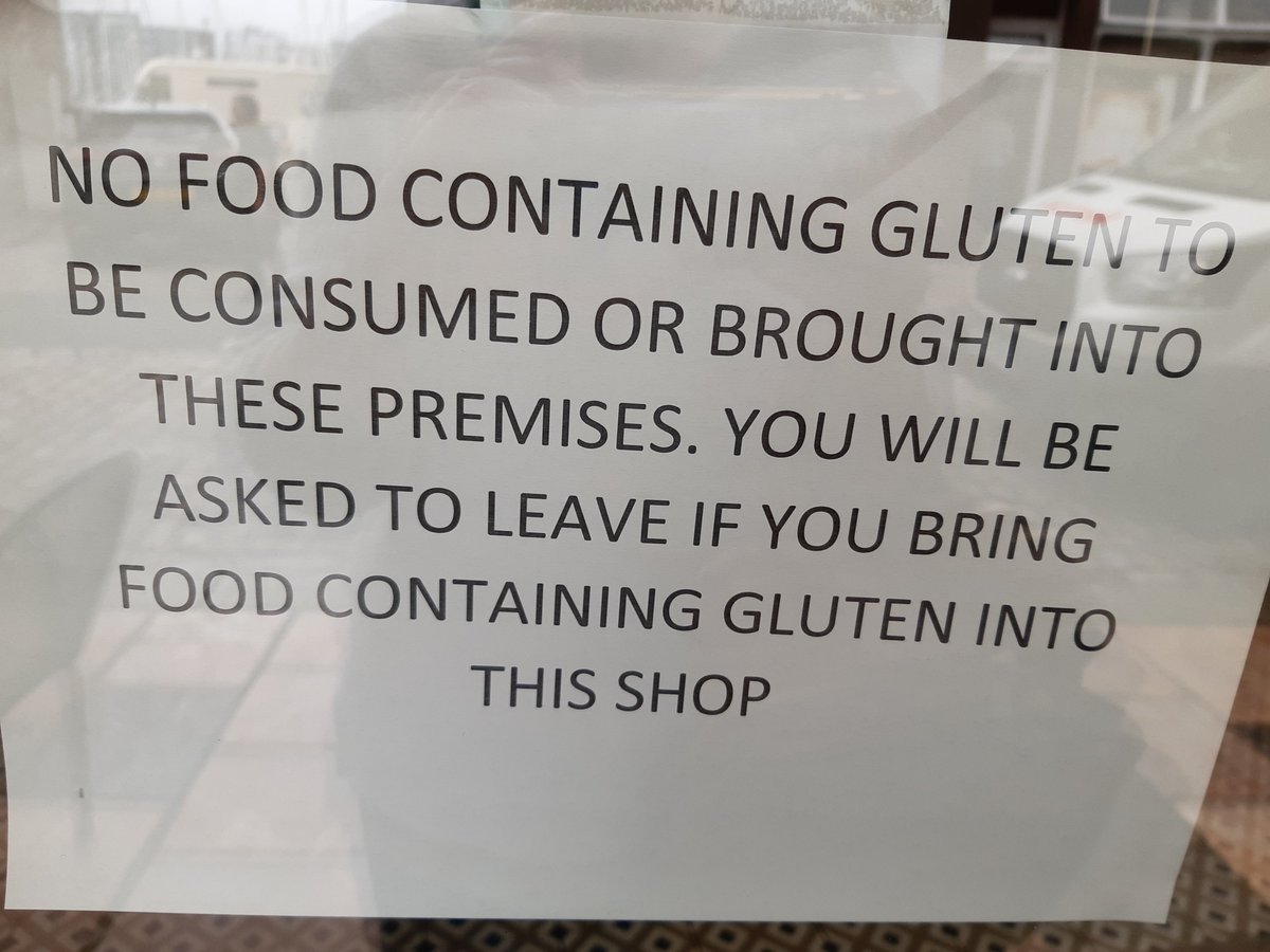 GF_Susie_C's tweet photo. Fantastic gf fish and chips at the Barbican in #Plymouth. It even has a notice to customers to prevent cross contamination.  Thank you @harbourside https://t.co/iL4CfSFVN3