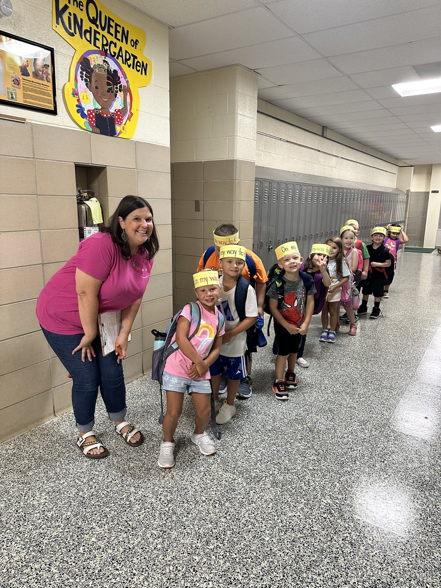 MrsStacyBarry's tweet photo. @chasebcps Kinders rocked their first week! These scholars are off to a great start- can’t wait until next! https://t.co/huqa6t1044
