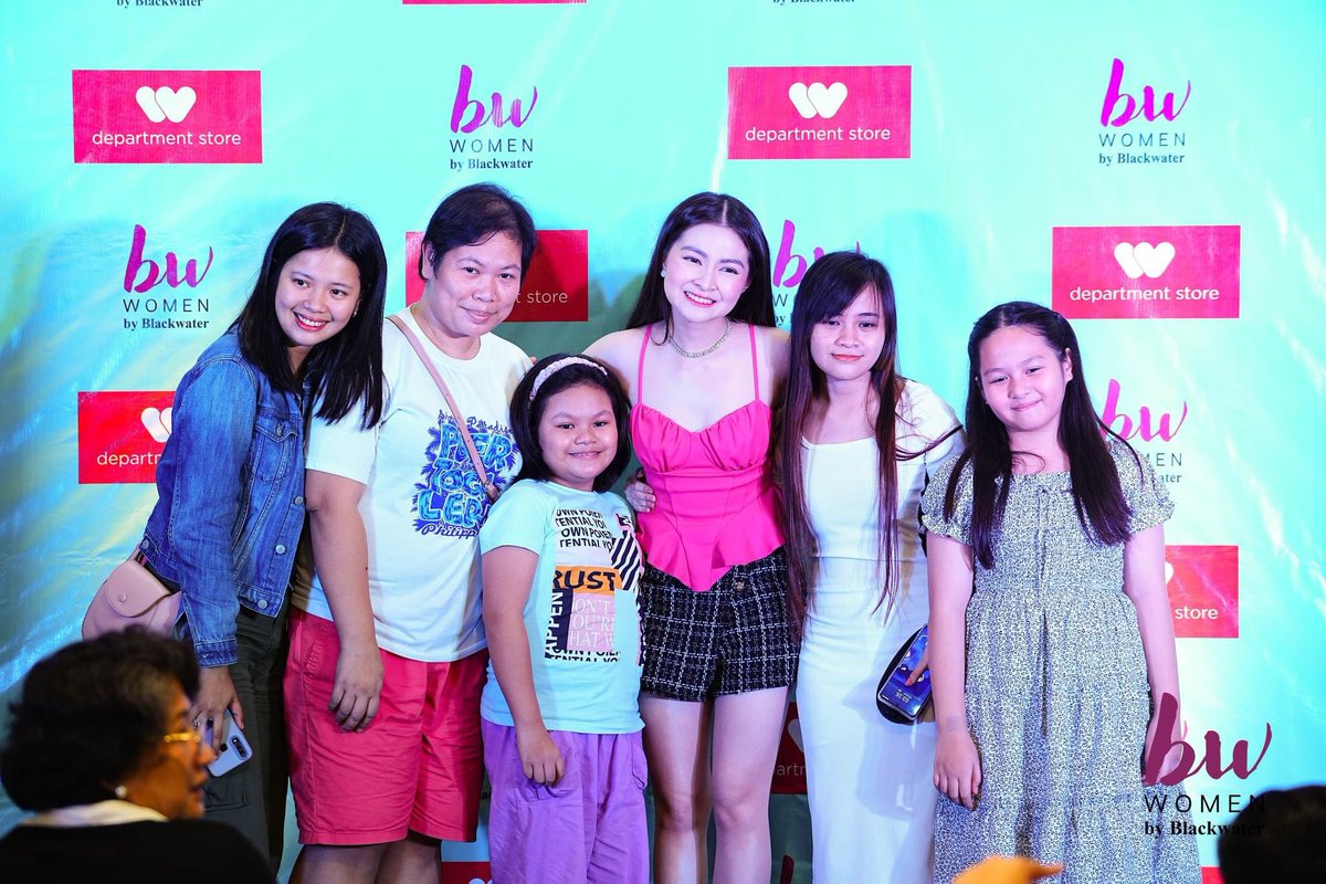 UpdatesOnBarbie's tweet photo. Thank you so much for coming π
#BloomWithBarbie #BarbieForteza https://t.co/085olzTQcf