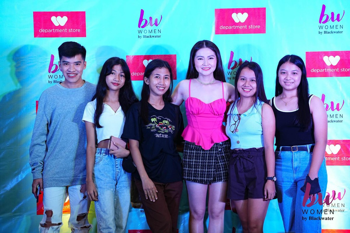 UpdatesOnBarbie's tweet photo. Thank you so much for coming π
#BloomWithBarbie #BarbieForteza https://t.co/085olzTQcf