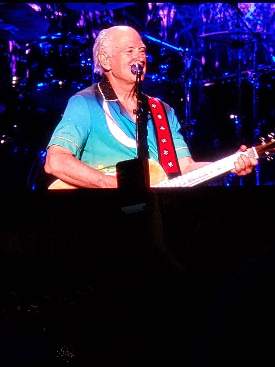 A shot from 2021 at the last show I went to. My heart is broken. 💔 #RIPjimmybuffett